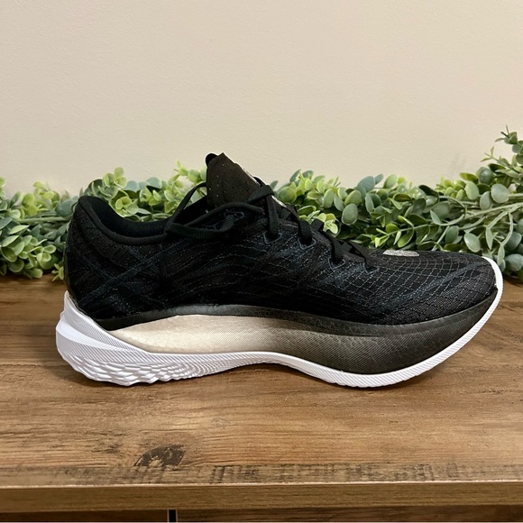 UA Velociti Elite 2 - Picture 12 of 16